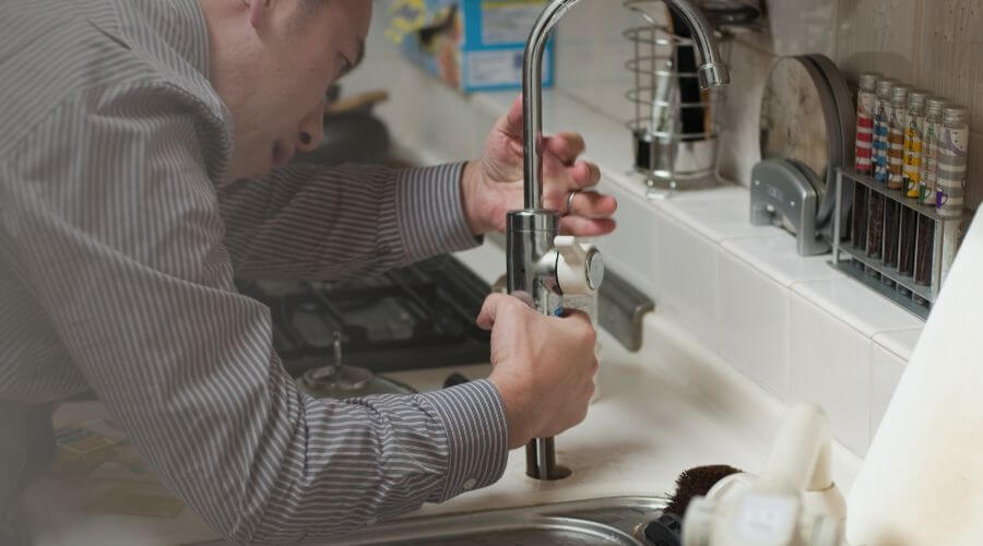 Expert burst pipe repair services in Rawson, OH